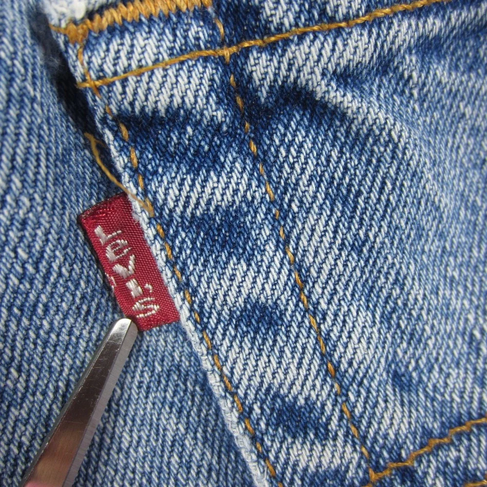 VTG Levis 505 Denim Shorts Mens 32 Blue Regular Fit Cut Off Raw Hem streetwear